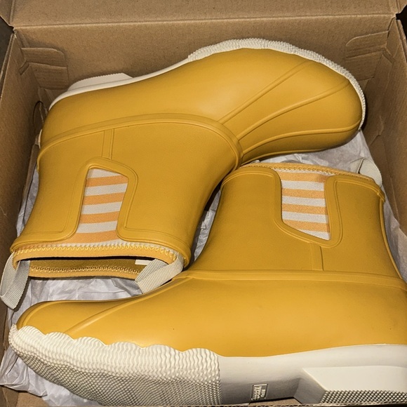 Sperry rainy weather boots - Picture 3 of 12